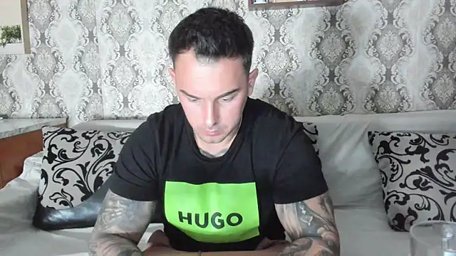 Snapshot of Jonmusclemaster chatting on March 6, 2025, 8:37 pm Jonmusclemaster online show from March 6, 2025, 8:37 pm