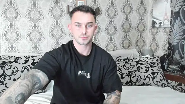 Snapshot of Jonmusclemaster chatting on January 28, 2025, 8:36 pm Jonmusclemaster online show from January 28, 2025, 8:36 pm