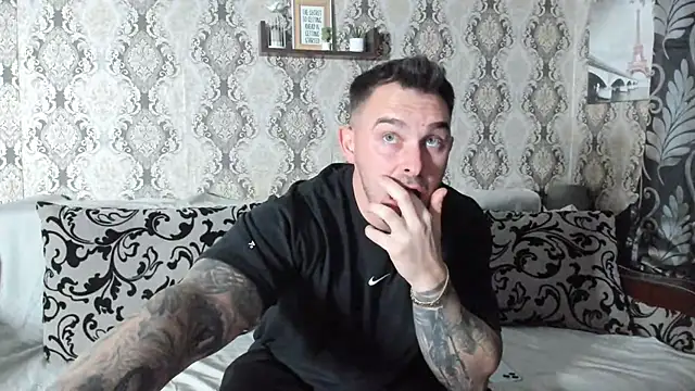 Snapshot of Jonmusclemaster chatting on January 20, 2025, 8:29 pm Jonmusclemaster online show from January 20, 2025, 8:29 pm