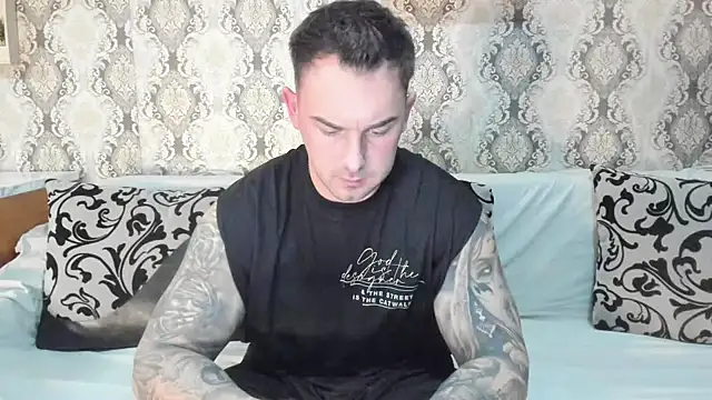 Snapshot of Jonmusclemaster chatting on February 24, 2025, 8:58 pm Jonmusclemaster online show from February 24, 2025, 8:58 pm