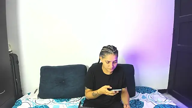 AndreaAndKarina online show from November 29, 2025, 12:00 am