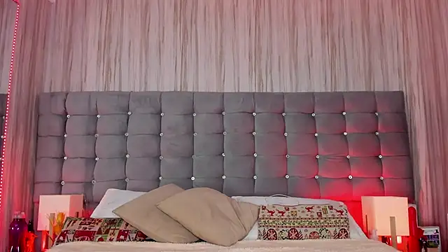 Poacahontasfg online show from April 17, 2026, 4:04 am