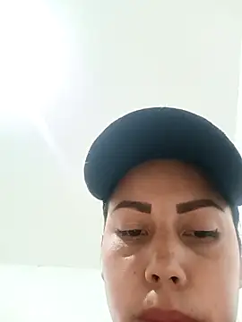 Snapshot of _andrea30 chatting on March 2, 2026, 11:39 am andrea30 online show from March 2, 2026, 11:39 am