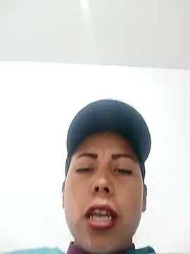 Snapshot of _andrea30 chatting on February 24, 2026, 11:44 am andrea30 online show from February 24, 2026, 11:44 am