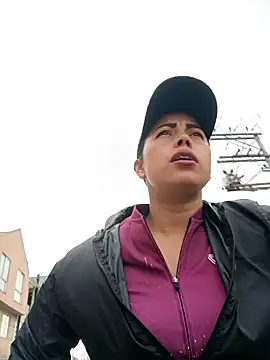 Snapshot of _andrea30 chatting on February 7, 2026, 12:24 pm andrea30 online show from February 7, 2026, 12:24 pm