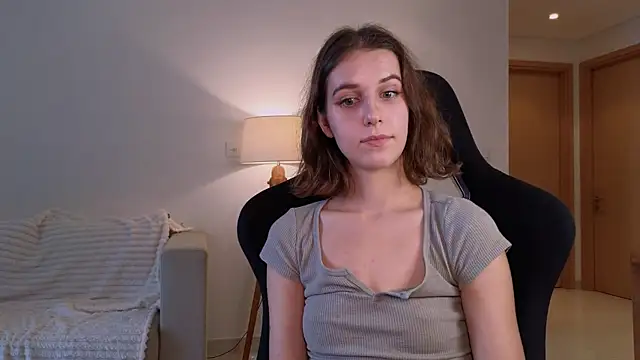 Snapshot of VanessaBayer2 chatting on December 22, 2024, 8:05 am VanessaBayer2 online show from December 22, 2024, 8:05 am