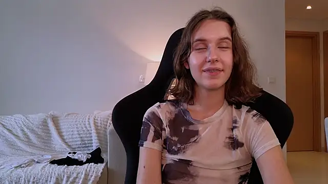 Snapshot of VanessaBayer2 chatting on December 28, 2024, 7:33 am VanessaBayer2 online show from December 28, 2024, 7:33 am