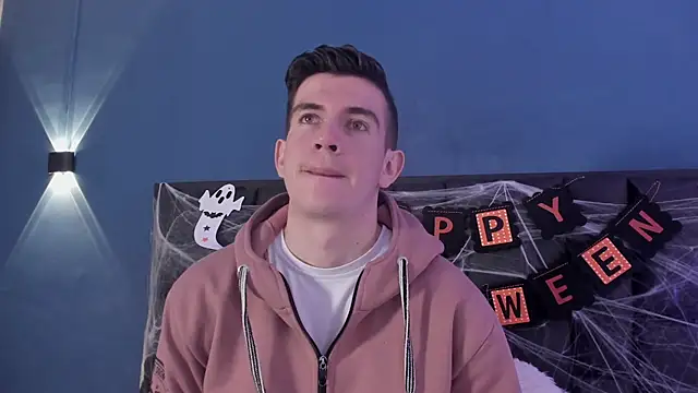 Snapshot of MikaelSlow chatting on October 28, 2025, 4:02 am MikaelSlow online show from October 28, 2025, 4:02 am