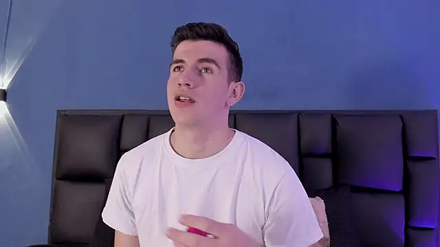 Snapshot of MikaelSlow chatting on September 14, 2025, 4:57 am MikaelSlow online show from September 14, 2025, 4:57 am