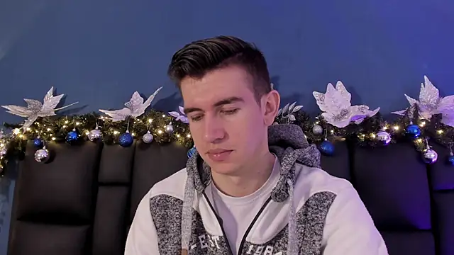 Snapshot of MikaelSlow chatting on November 28, 2025, 4:01 am MikaelSlow online show from November 28, 2025, 4:01 am