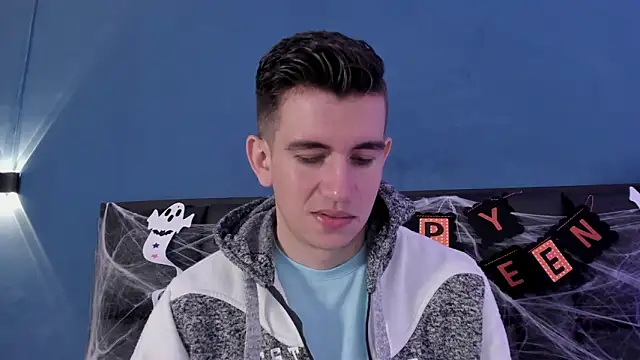 Snapshot of MikaelSlow chatting on October 23, 2025, 4:11 am MikaelSlow online show from October 23, 2025, 4:11 am