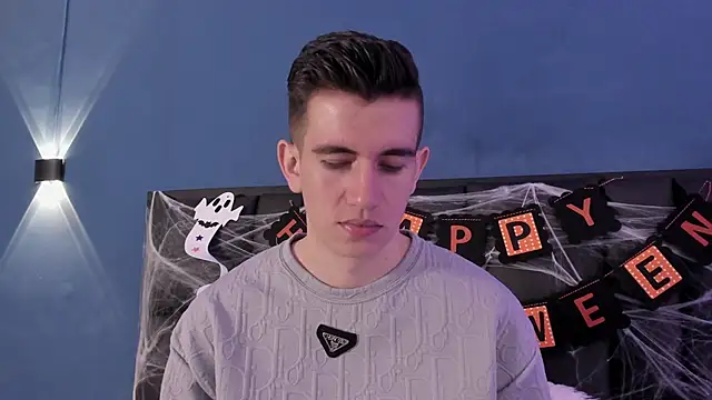 Snapshot of MikaelSlow chatting on October 24, 2025, 3:49 am MikaelSlow online show from October 24, 2025, 3:49 am