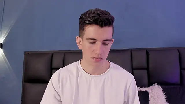 Snapshot of MikaelSlow chatting on September 27, 2025, 4:07 am MikaelSlow online show from September 27, 2025, 4:07 am