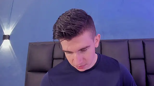 Snapshot of MikaelSlow chatting on November 21, 2025, 4:33 am MikaelSlow online show from November 21, 2025, 4:33 am