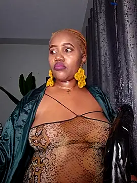 Snapshot of SquirtQueen222 chatting on February 20, 2026, 10:55 pm SquirtQueen222 online show from February 20, 2026, 10:55 pm