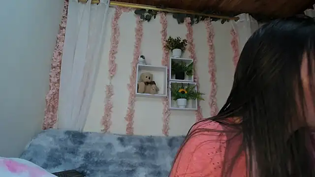 Idara and Edahi01 online show from March 24, 2026, 2:33 am