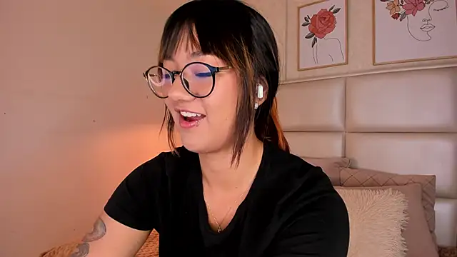 Aily Yozuko online show from December 5, 2025, 2:32 am