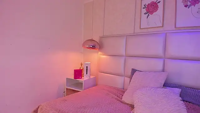 Snapshot of Aily_Yozuko chatting on February 8, 2026, 2:42 am Aily Yozuko online show from February 8, 2026, 2:42 am