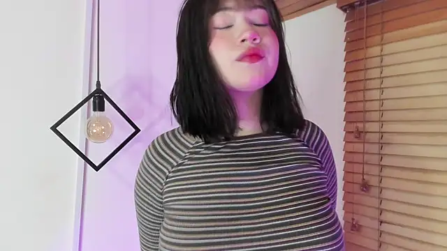 GENNESIS LOVE online show from November 24, 2025, 2:55 am