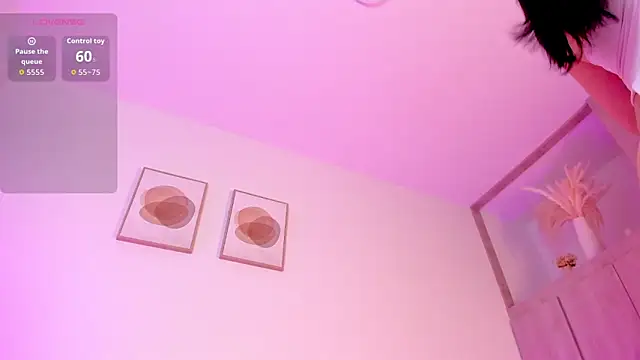 Mia 222 online show from March 8, 2026, 11:13 am