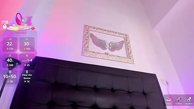 Mia 222 online show from March 18, 2025, 6:06 pm