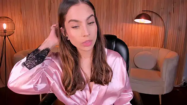 Snapshot of MarianneLane chatting on January 8, 2025, 11:19 pm MarianneLane online show from January 8, 2025, 11:19 pm