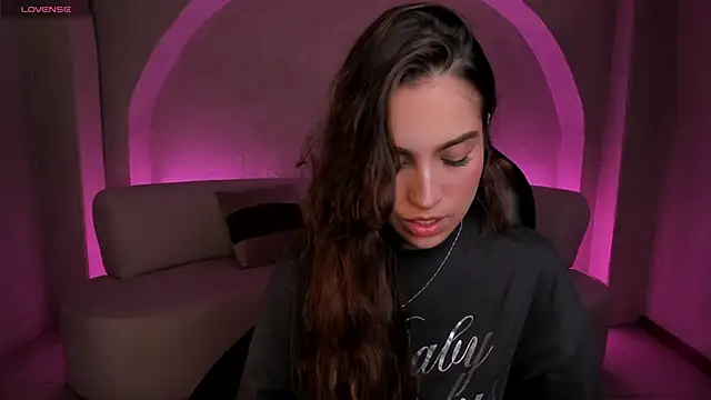 Snapshot of MarianneLane chatting on December 16, 2025, 10:14 pm MarianneLane online show from December 16, 2025, 10:14 pm