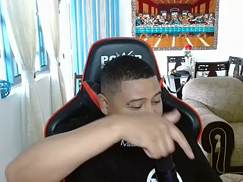 Hoowar2012 online show from October 19, 2025, 5:05 pm