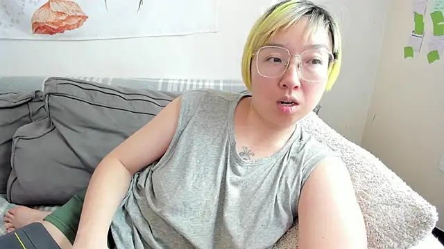 Snapshot of luxgray chatting on June 14, 2026, 1:23 pm luxgray online show from June 14, 2026, 1:23 pm
