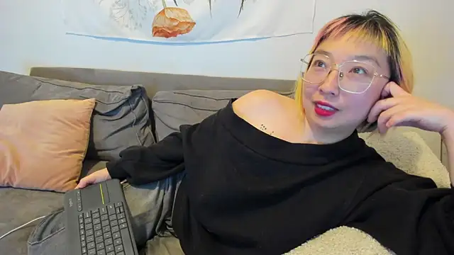 luxgray online show from January 18, 2025, 3:20 am