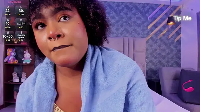 Snapshot of NiiaMoore chatting on November 8, 2025, 8:23 pm NiiaMoore online show from November 8, 2025, 8:23 pm