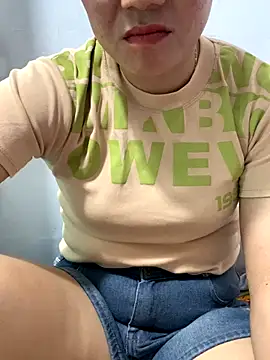 Snapshot of Baby-bigtits chatting on December 1, 2025, 4:13 am Baby-bigtits online show from December 1, 2025, 4:13 am