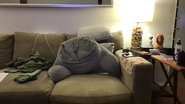 Snapshot of Rock_Pierce chatting on December 19, 2025, 10:45 pm Rock Pierce online show from December 19, 2025, 10:45 pm