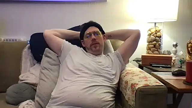 Snapshot of Rock_Pierce chatting on November 17, 2025, 7:18 pm Rock Pierce online show from November 17, 2025, 7:18 pm