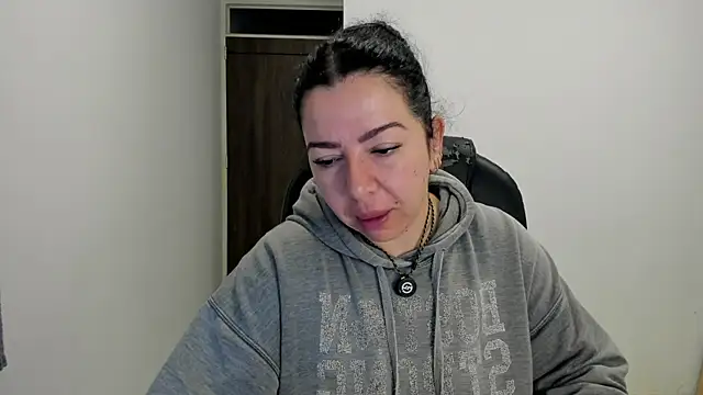 Snapshot of Im_coco chatting on May 9, 2026, 9:12 am Im coco online show from May 9, 2026, 9:12 am