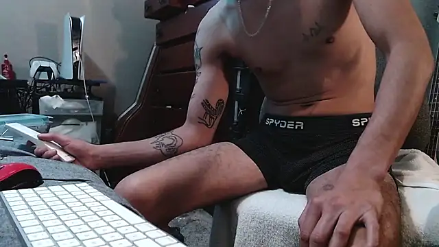 Snapshot of psil0cyb0rg chatting on October 9, 2025, 3:18 am psil0cyb0rg online show from October 9, 2025, 3:18 am