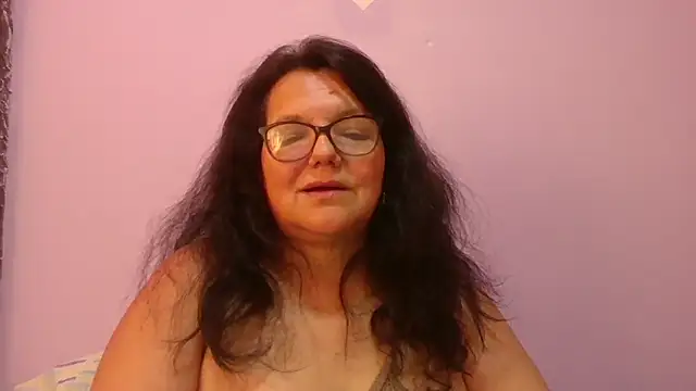 kassandra02 online show from April 14, 2026, 2:22 pm