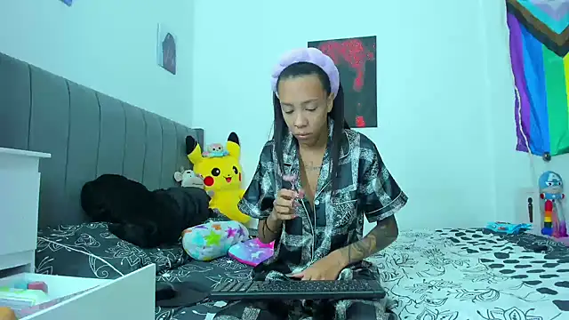 Laizasamantha2 online show from January 14, 2025, 2:11 pm