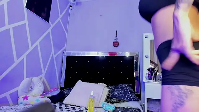 Laizasamantha2 online show from February 26, 2026, 7:25 pm