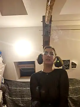 LoLa-69-X online show from November 10, 2025, 10:59 pm