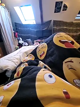 LoLa-69-X online show from October 13, 2025, 8:27 am