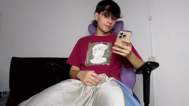 Snapshot of alex_connorr chatting on July 29, 2026, 11:15 pm alex connorr online show from July 29, 2026, 11:15 pm