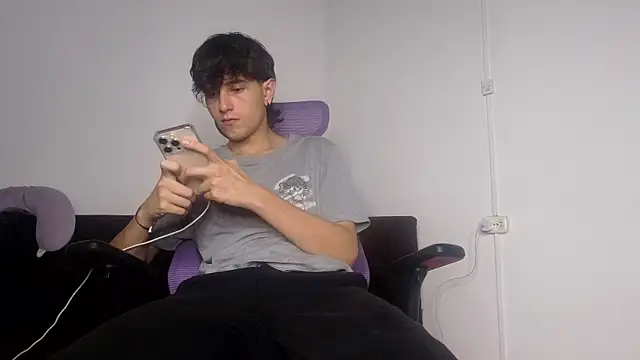 Snapshot of alex_connorr chatting on July 18, 2026, 10:07 pm alex connorr online show from July 18, 2026, 10:07 pm