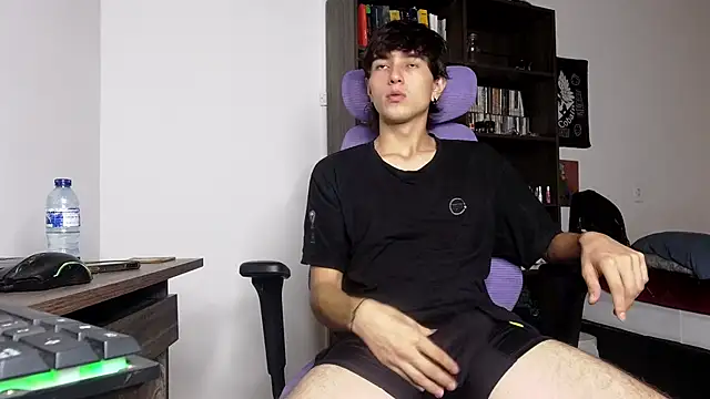 Snapshot of alex_connorr chatting on December 1, 2025, 8:53 pm alex connorr online show from December 1, 2025, 8:53 pm