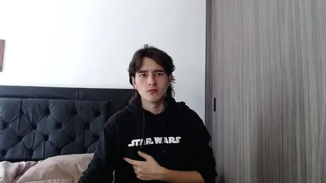 Snapshot of alex_connorr chatting on February 28, 2025, 3:15 pm alex connorr online show from February 28, 2025, 3:15 pm