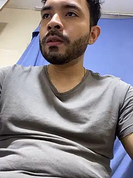 luisfer 98 online show from April 15, 2026, 6:08 am