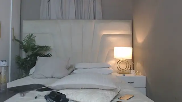 Snapshot of naughtyblackdolie chatting on November 29, 2025, 7:47 pm naughtyblackdolie online show from November 29, 2025, 7:47 pm