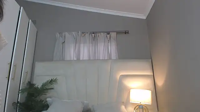 Snapshot of naughtyblackdolie chatting on November 20, 2025, 5:19 am naughtyblackdolie online show from November 20, 2025, 5:19 am