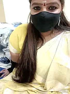 bellaqueen92 online show from December 19, 2024, 1:07 pm