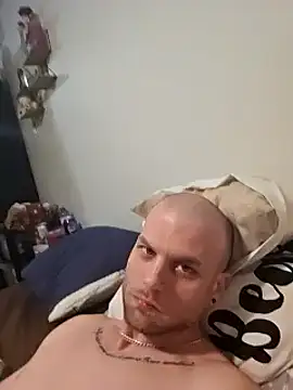 Snapshot of GeneralXMillyX chatting on January 3, 2025, 2:40 pm GeneralXMillyX online show from January 3, 2025, 2:40 pm